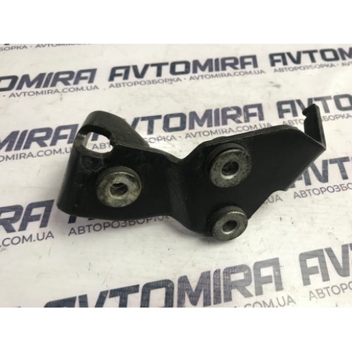 Кронштейн троса МКПП Hyundai Santa FE II 2.2 CRDI 2009-2012 4392038022